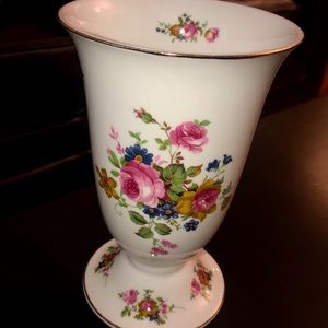 Avon’s 1998 President’s Club Vase